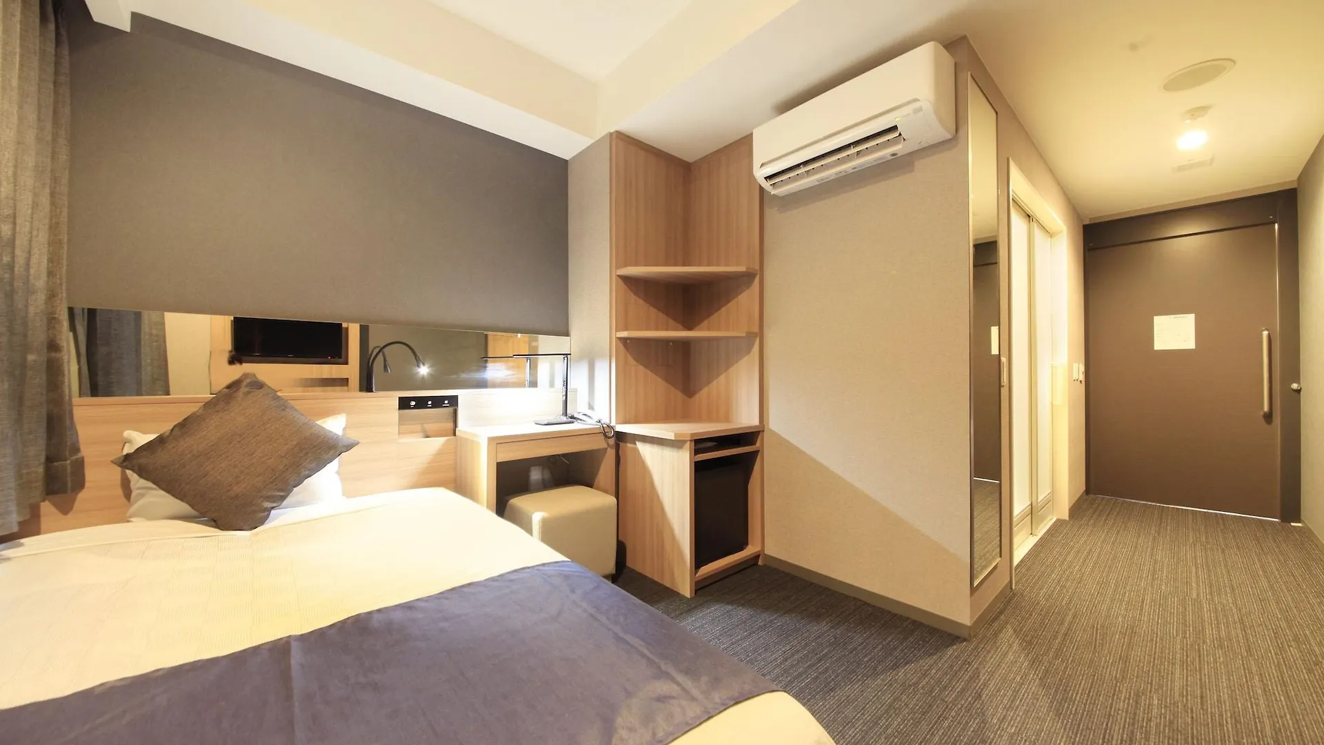 Quintessa Hotel Osaka Shinsaibashi Comic & Books Япония